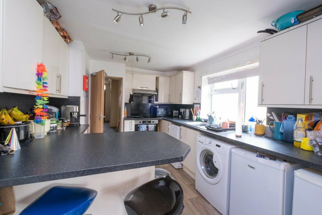 Additional image 2 of Large student house Stewart Road