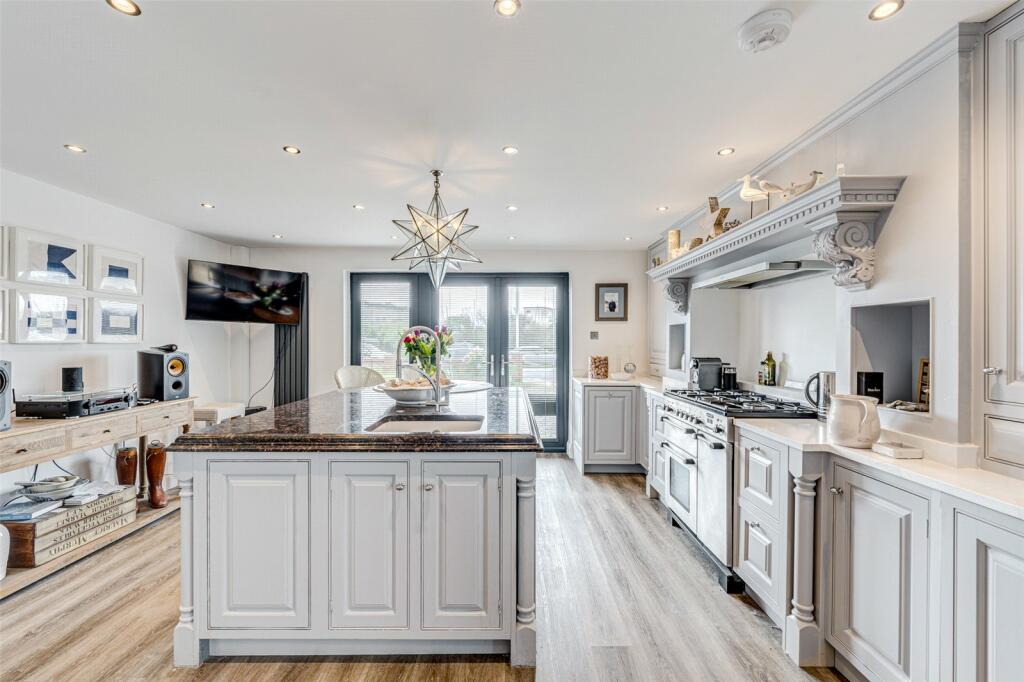 Additional image 13 of Marine Crescent, Goring-by-Sea, Worthing, West Sussex, BN12