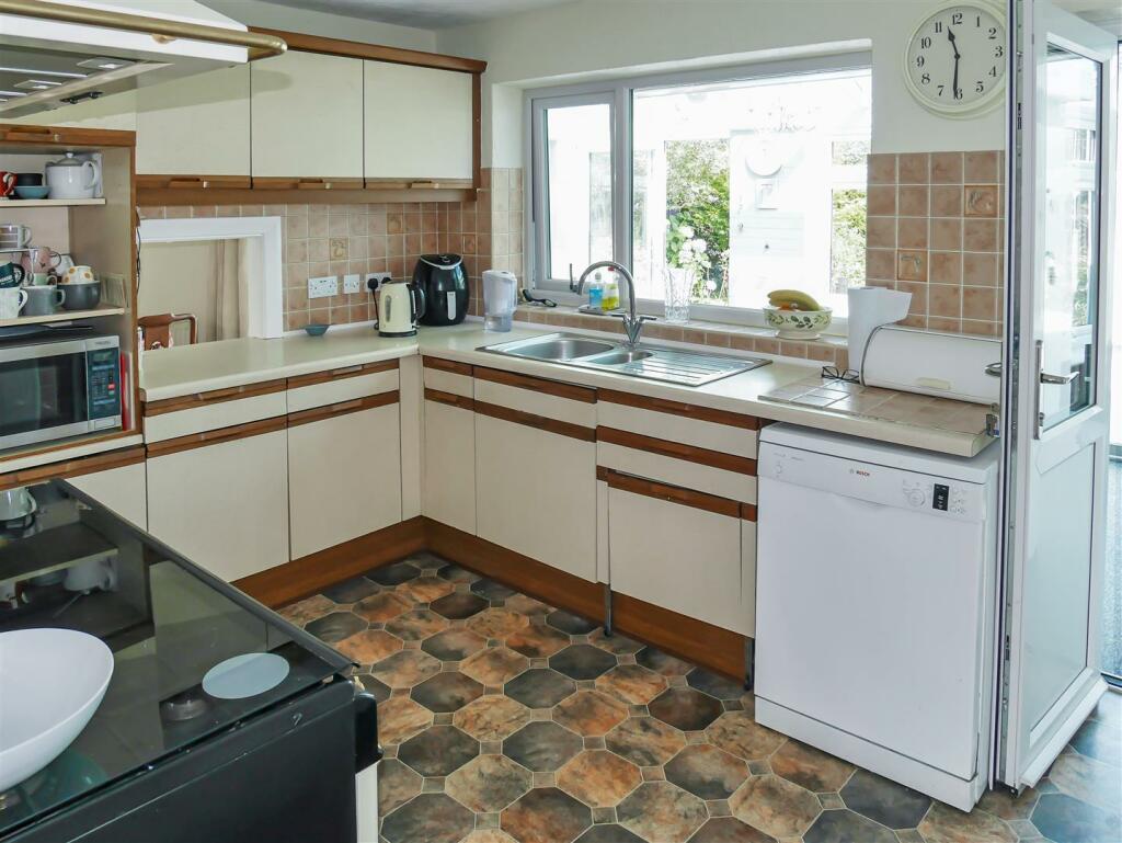 Additional image 9 of Holly Drive, Wick, Littlehampton