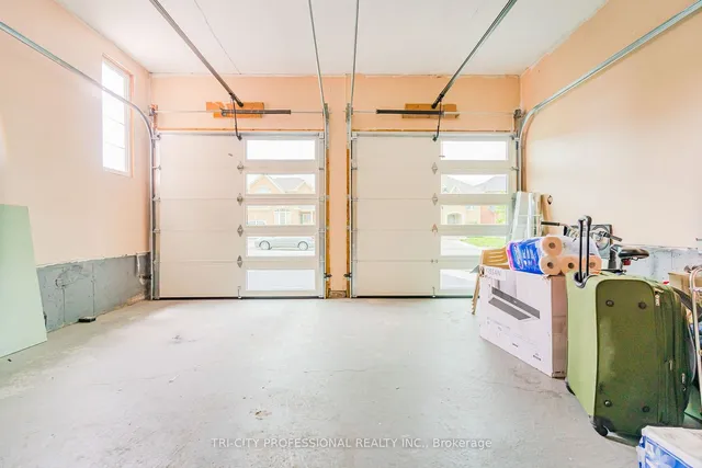 Additional image 31 of 5 Drummondville Dr