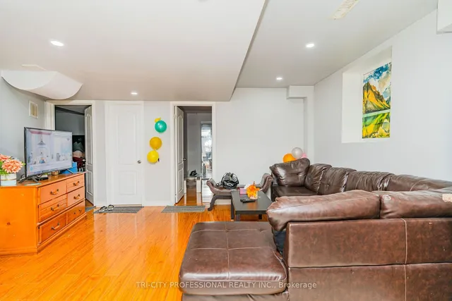 Additional image 25 of 5 Drummondville Dr