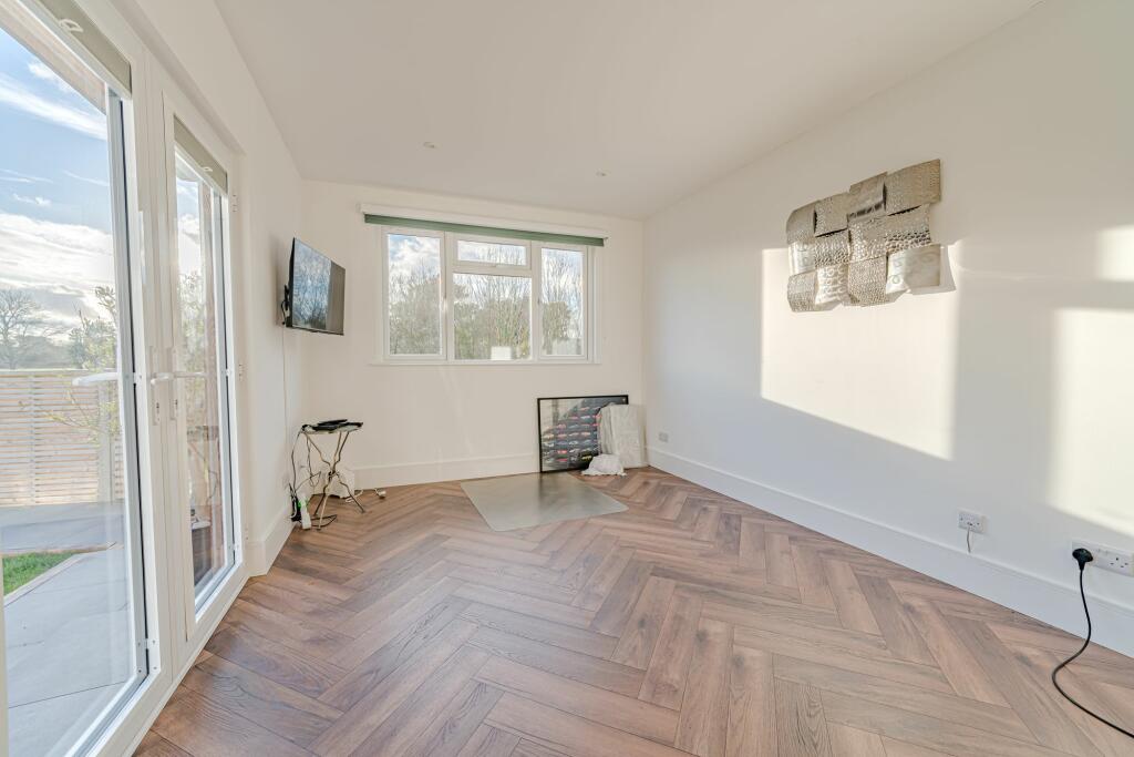Additional image 24 of Burford Close, Christchurch, BH23