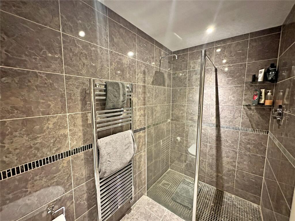 Additional image 12 of Marine Drive West, Barton on Sea, New Milton, Hampshire, BH25