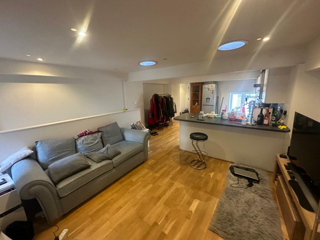 Additional image 11 of 78 & 78a High Street, Littlehampton, West Sussex, BN17 5DX