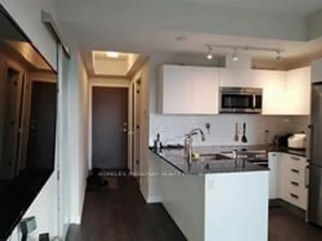 Additional image 8 of 42 Charles St Unit 1705