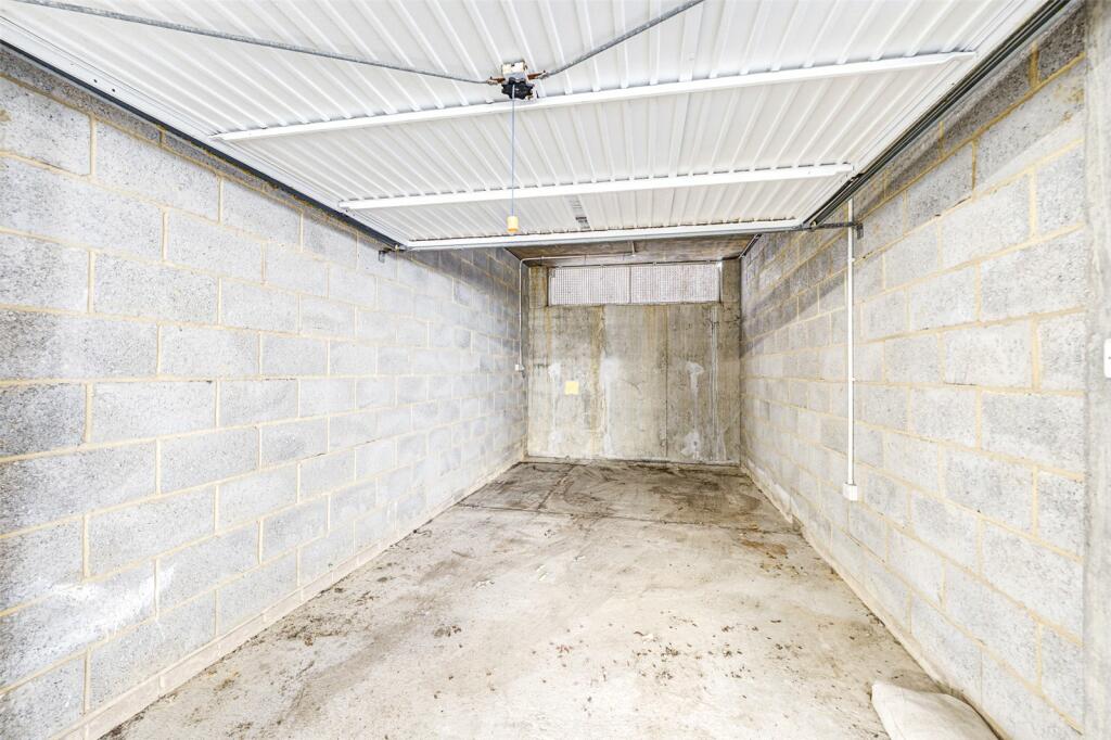 Additional image 31 of Vista Mare East, 42 West Parade, West Worthing, West Sussex, BN11