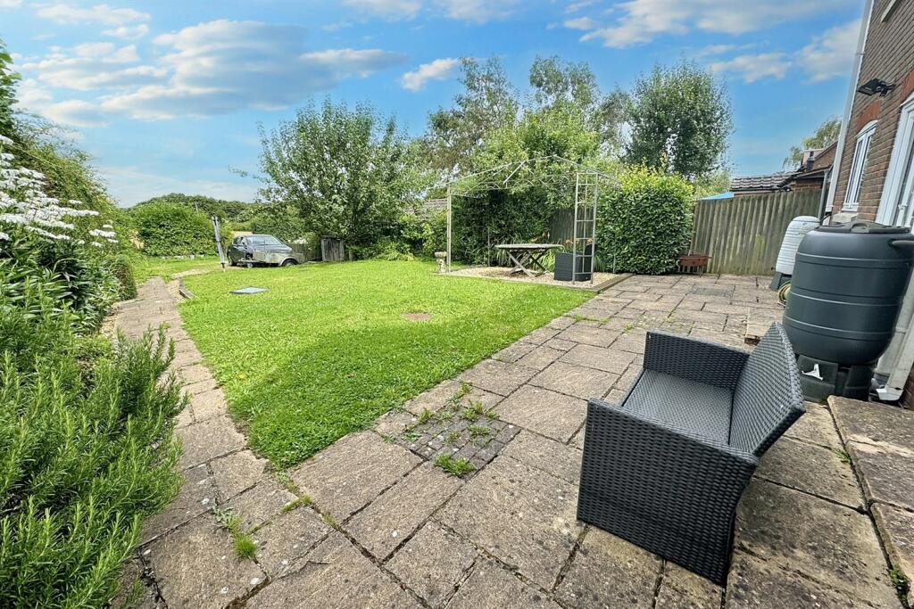 Additional image 16 of Horton