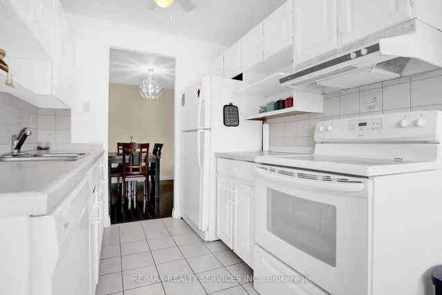 Additional image 15 of 18 Knightsbridge Rd Unit 206