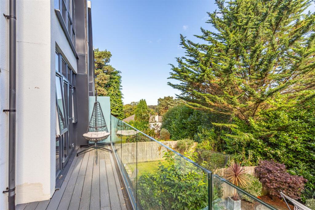 Additional image 12 of Town House in Trafalgar Mews, Nelson Road.