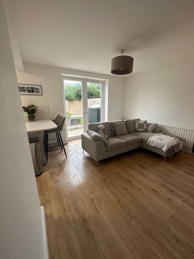Additional image 4 of Beautifully renovated three-bedroom property located at Redhill, Ensbury Park £1600 pcm - AVAILABLE March 25
