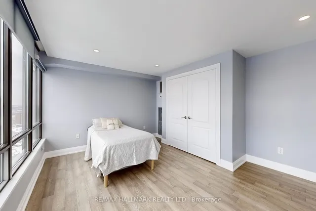 Additional image 25 of 65 Skymark Dr Unit 1707