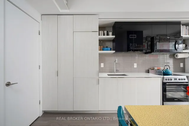 Additional image 13 of 6 Parkwood Ave Unit 401