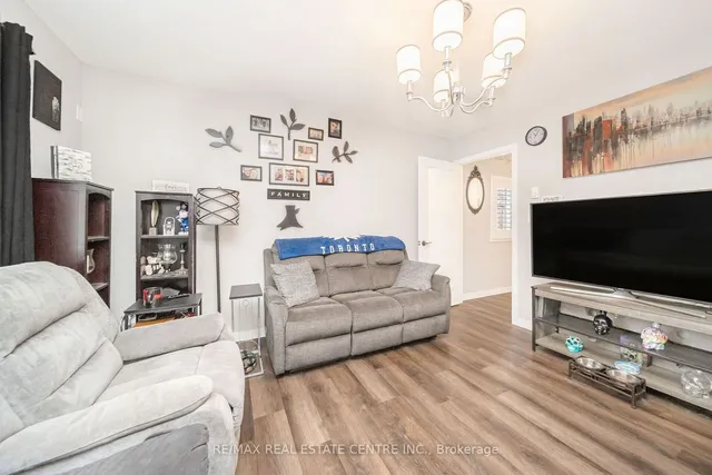 Additional image 20 of 20 Carberry Cres