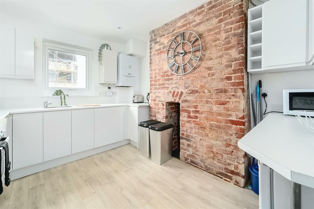 Additional image 2 of London Road