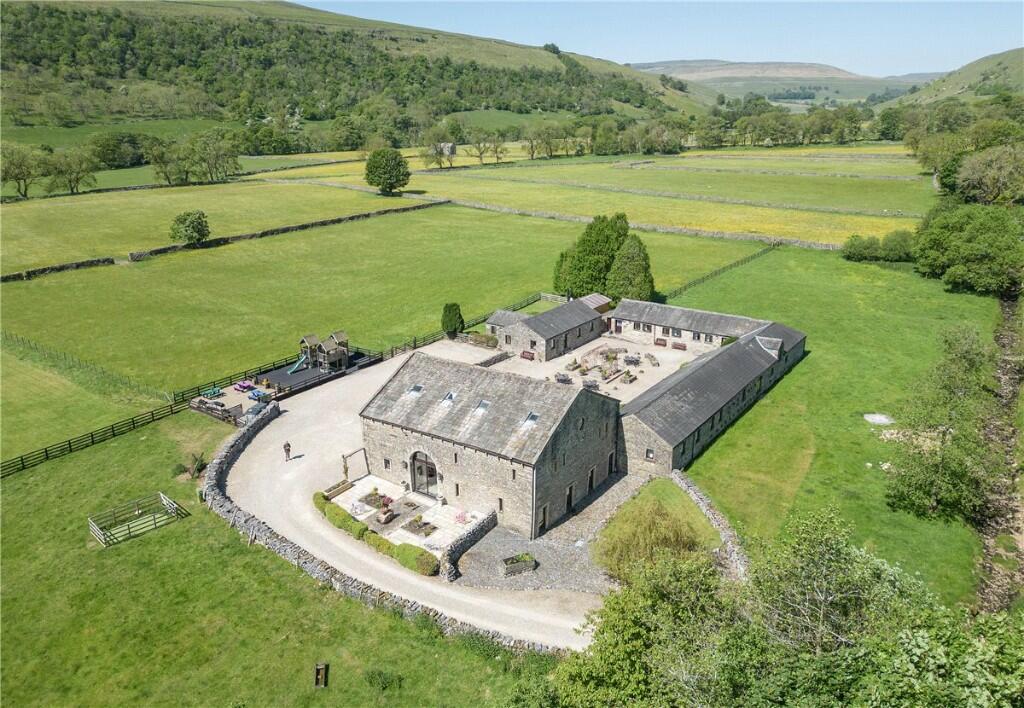 Additional image 4 of Stonelands Farmyard Cottages and Dubb Croft Barn, Litton, Near Skipton, North Yorkshire, BD23