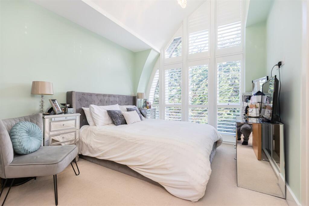 Additional image 10 of Town House in Trafalgar Mews, Nelson Road.