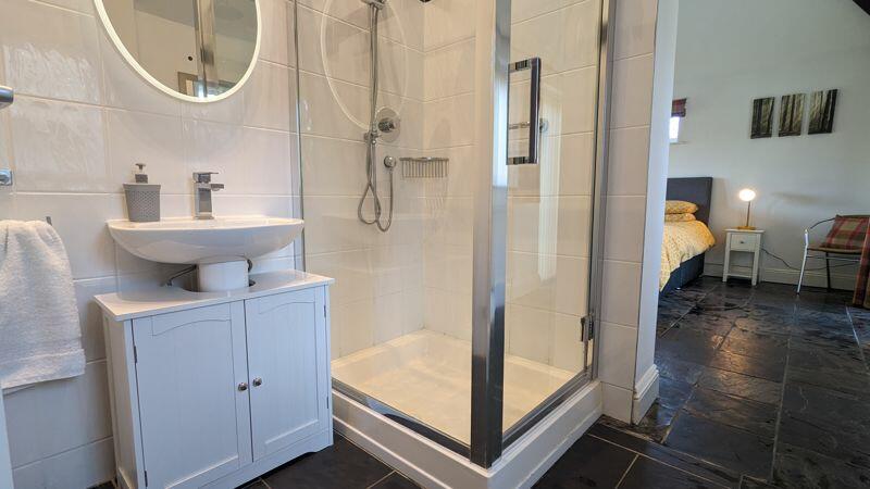 Additional image 37 of Woodyhyde Courtyard with Tennis Court and indoor Swimming Pool