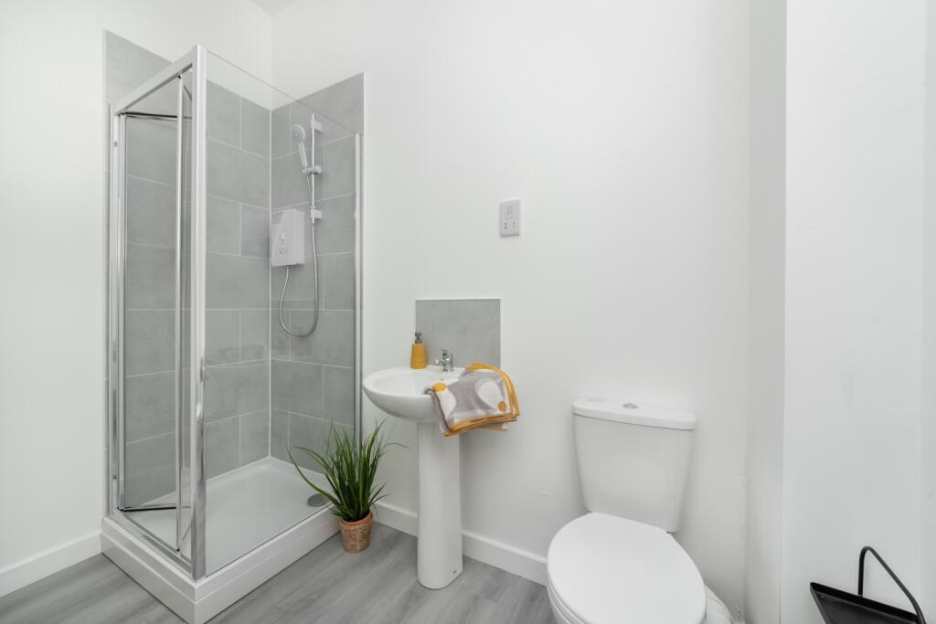 Additional image 7 of Card House, Bingley Road, Bradford, BD96FF