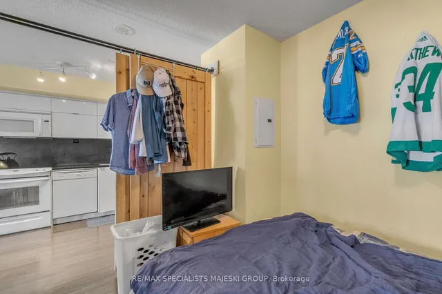 Additional image 19 of 21 Iceboat Terr Unit 1705