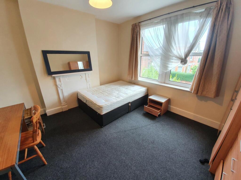 Additional image 8 of 6 bedroom Detached House in Charminster