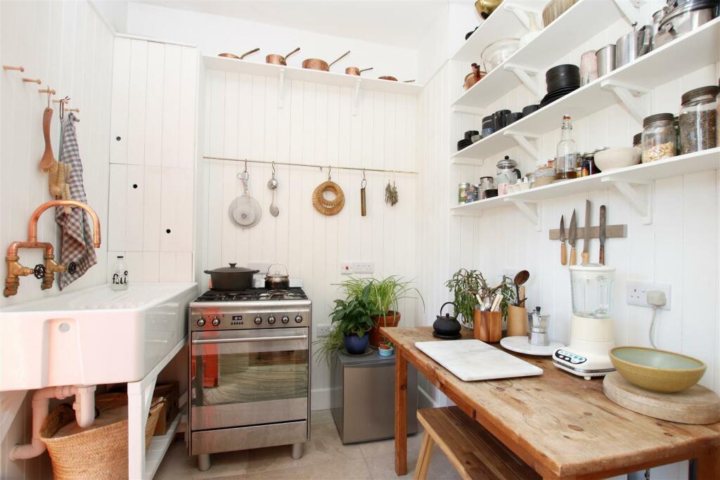 Additional image 4 of Leigh Road, Wimborne