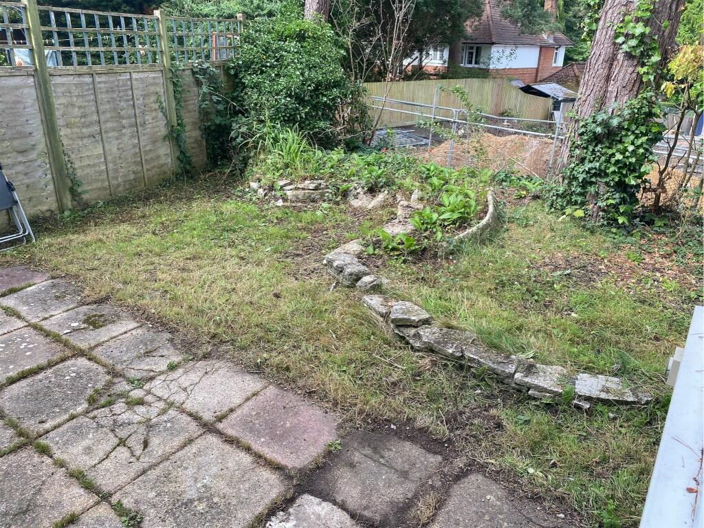 Additional image 9 of 2 Double Bedroom Student Garden Apartment - Rushton Crescent