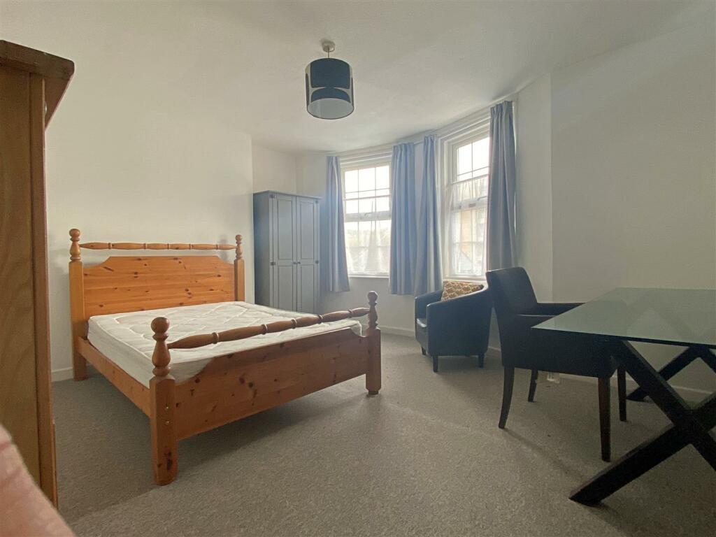 Additional image 6 of London Road - Smart & Spacious