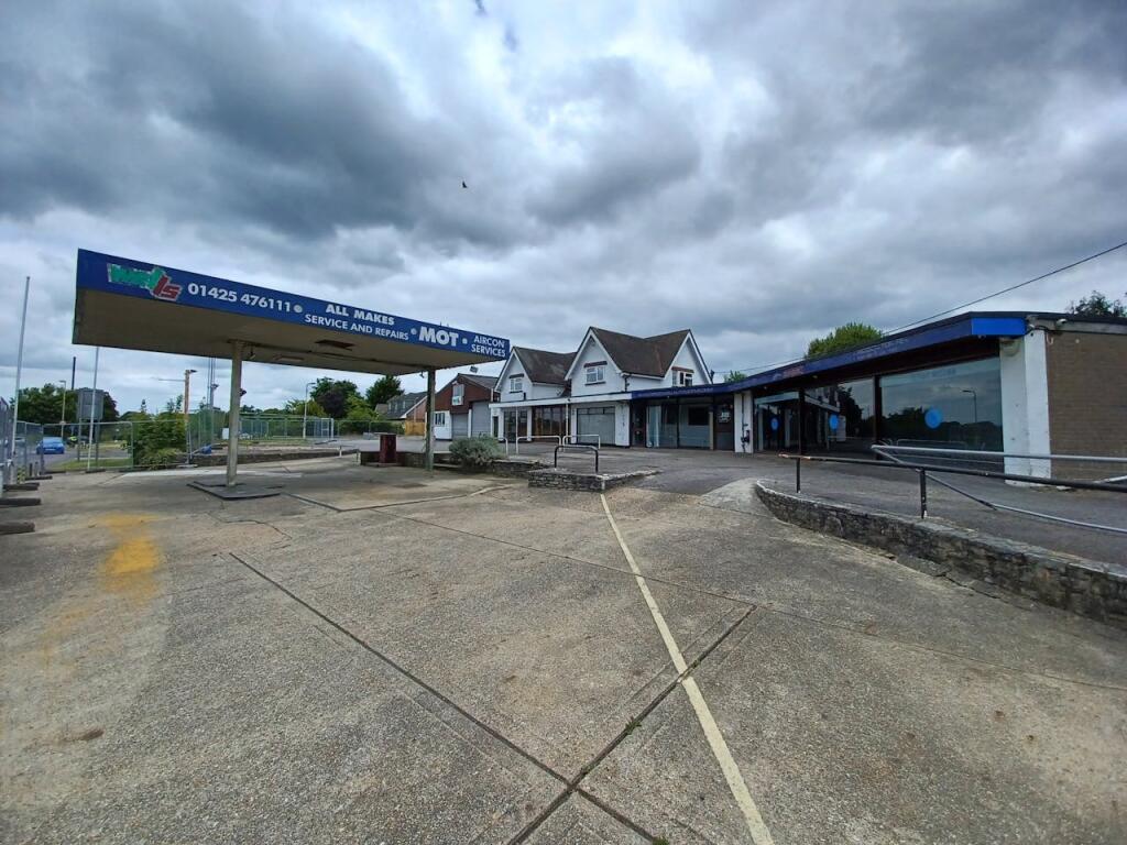 Additional image 11 of Wells Garage, Salisbury Road, Ringwood, BH24 1AU