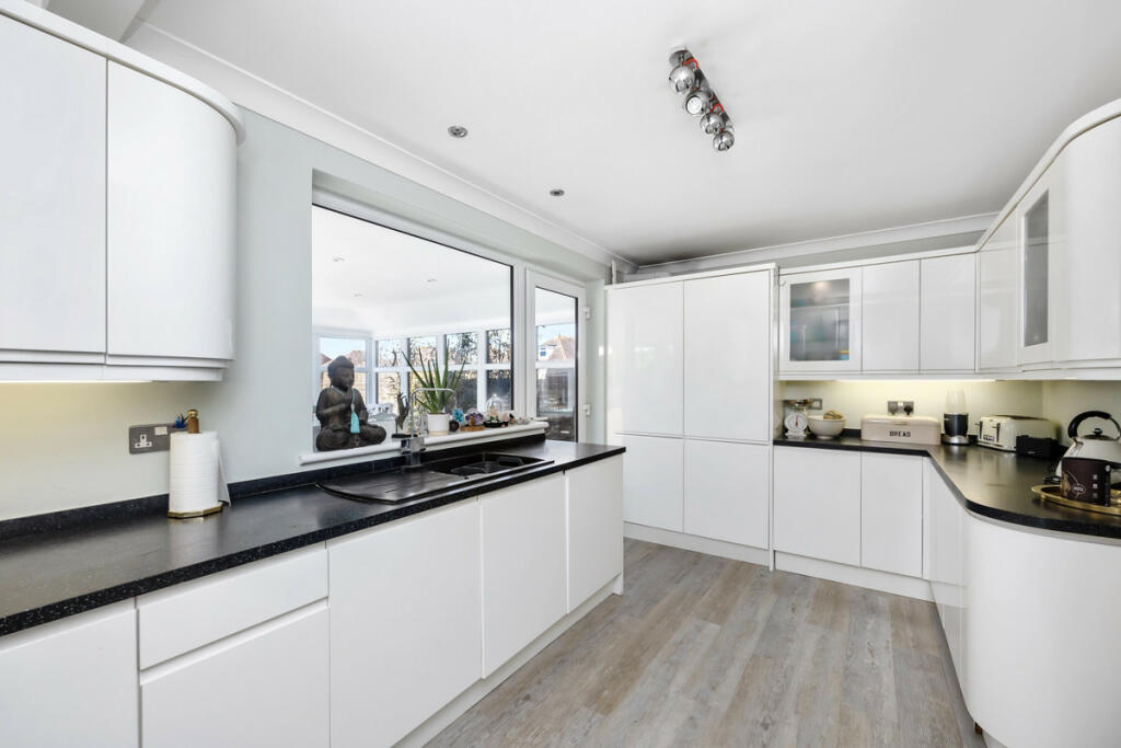 Additional image 13 of Marine Crescent, Goring-by-sea, BN12