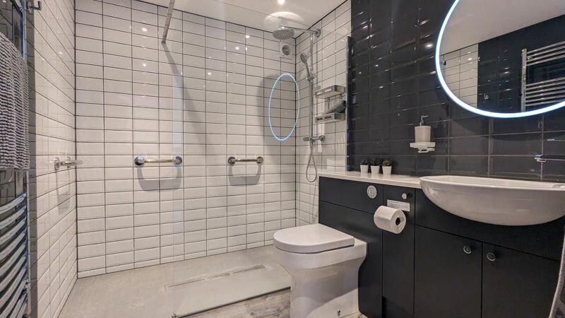 Additional image 28 of Woodyhyde Courtyard with Tennis Court and indoor Swimming Pool