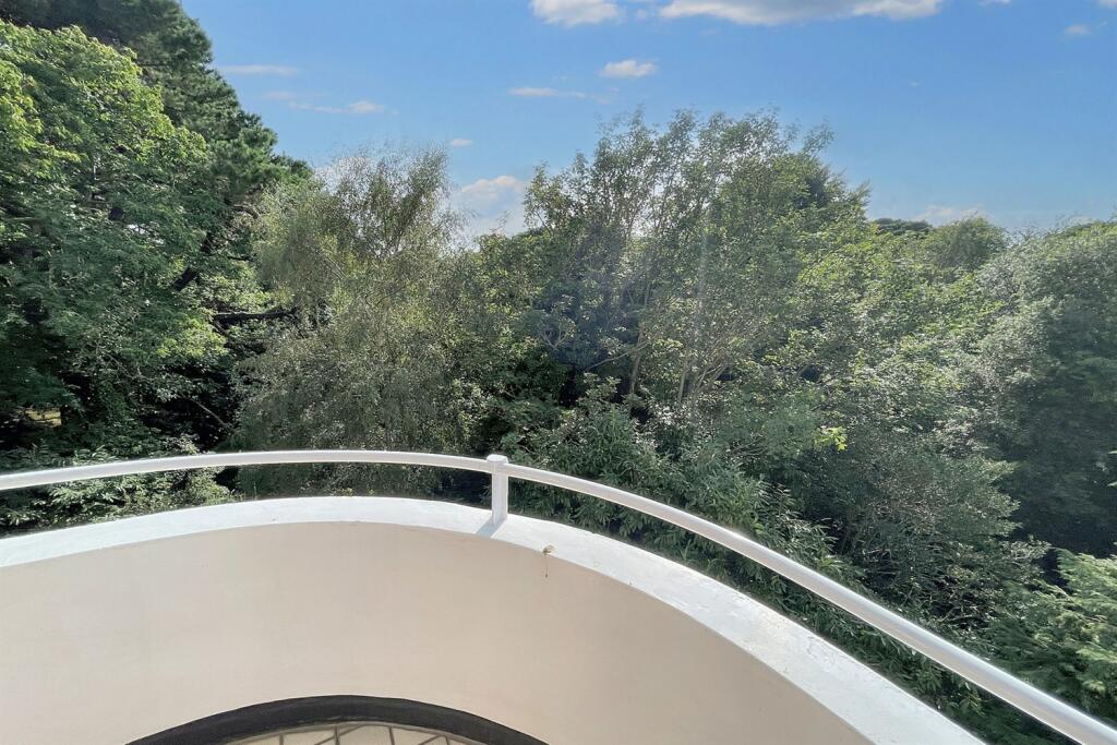 Additional image 16 of West Cliff