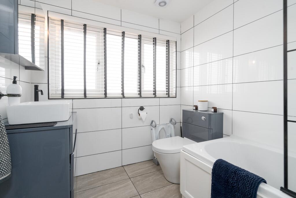 Additional image 23 of Spacious 5 Bed House with 2 Bathrooms On The Sought-After Heathfield Drive, Bolton