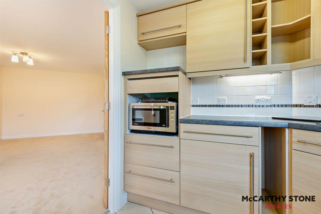 Additional image 5 of Cherrett Court, Ringwood Road, Ferndown, BH22 9FEn