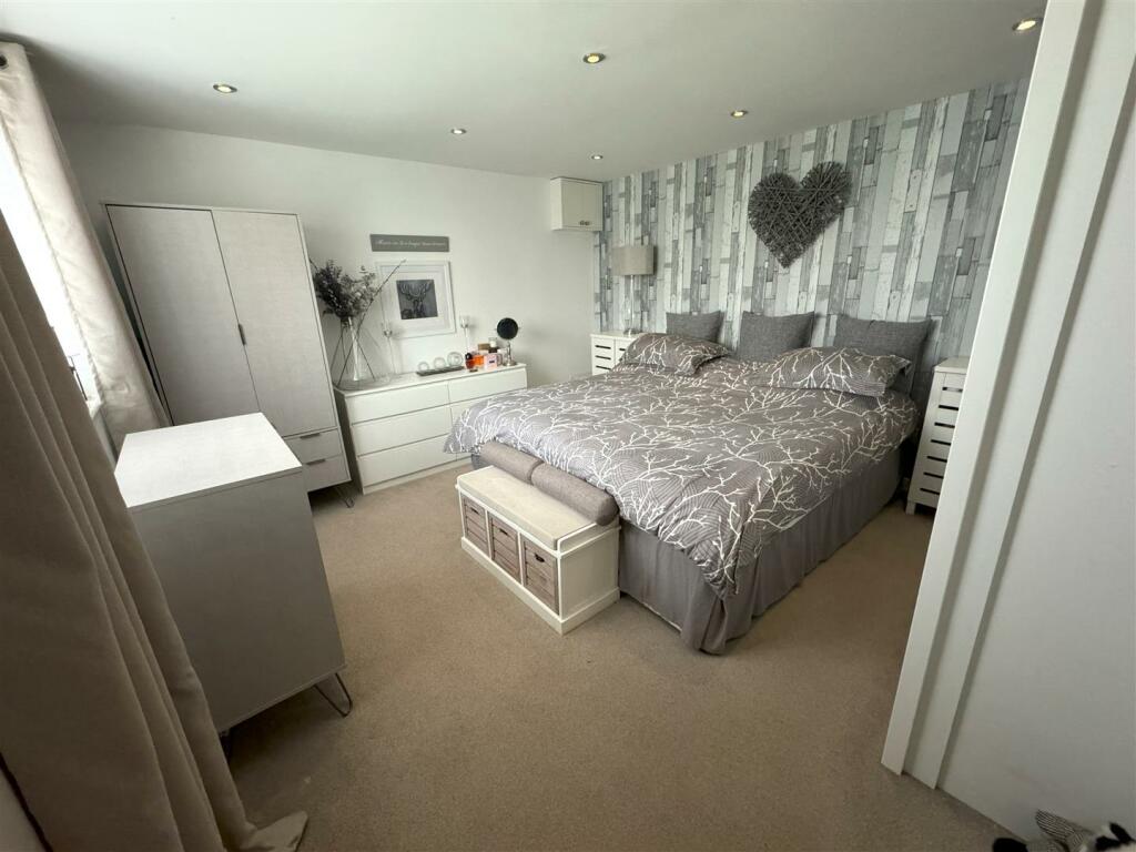 Additional image 8 of High Street, Littlehampton