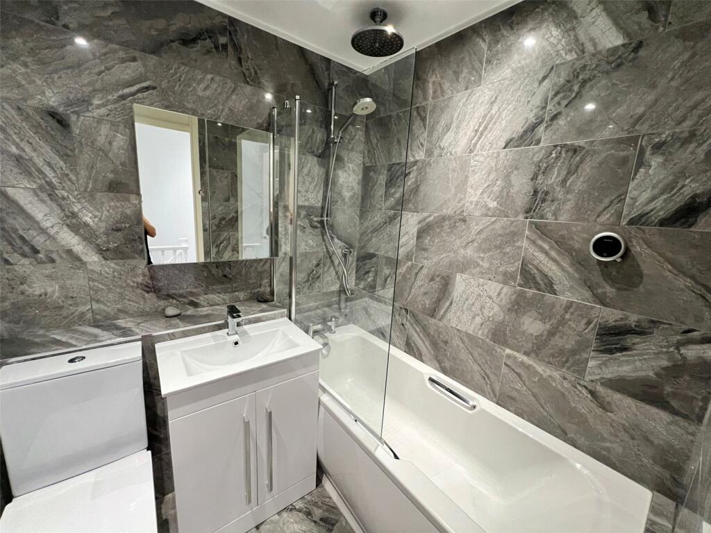 Additional image 3 of Buckingham Walk, New Milton, Hampshire, BH25