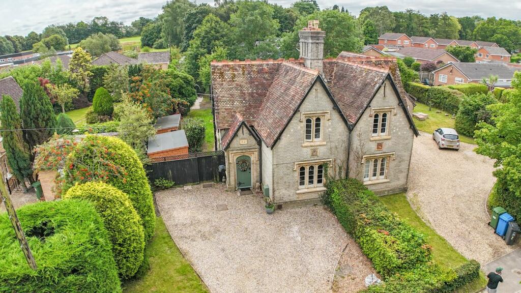 Oakley Lane, Wimborne, BH21