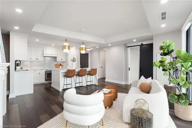 Additional image 7 of 2060 Lakehsore Rd Unit 1201