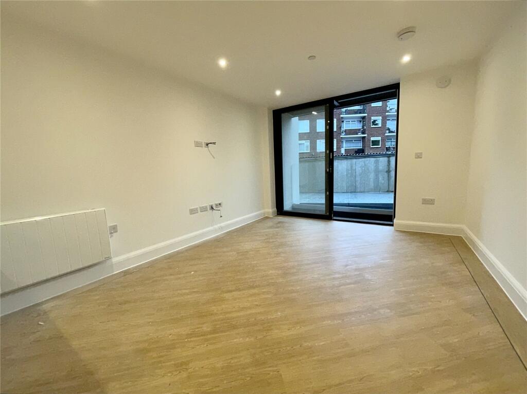 Additional image 4 of 121a North Road, Poole, Dorset, BH14