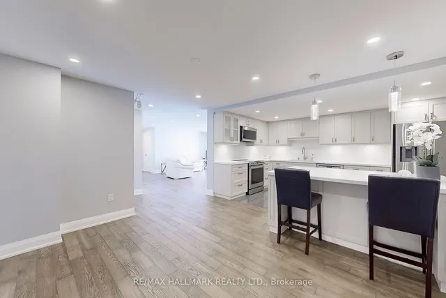 Additional image 10 of 65 Skymark Dr Unit 1707
