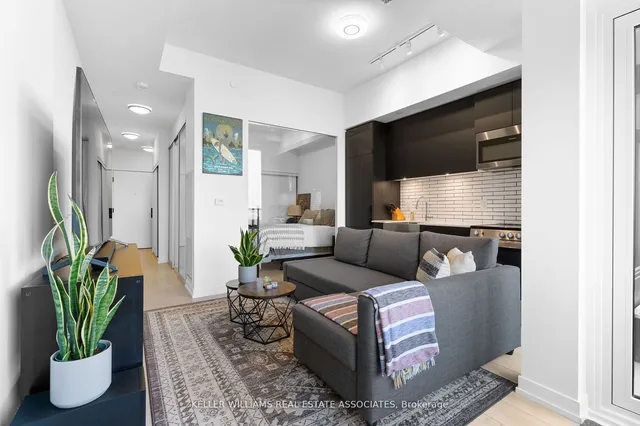 Additional image 3 of 270 Dufferin St Unit 919