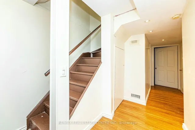 Additional image 28 of 43 Goldenlight Circ