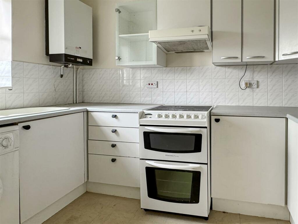 Additional image 8 of Sproule Close, Ford