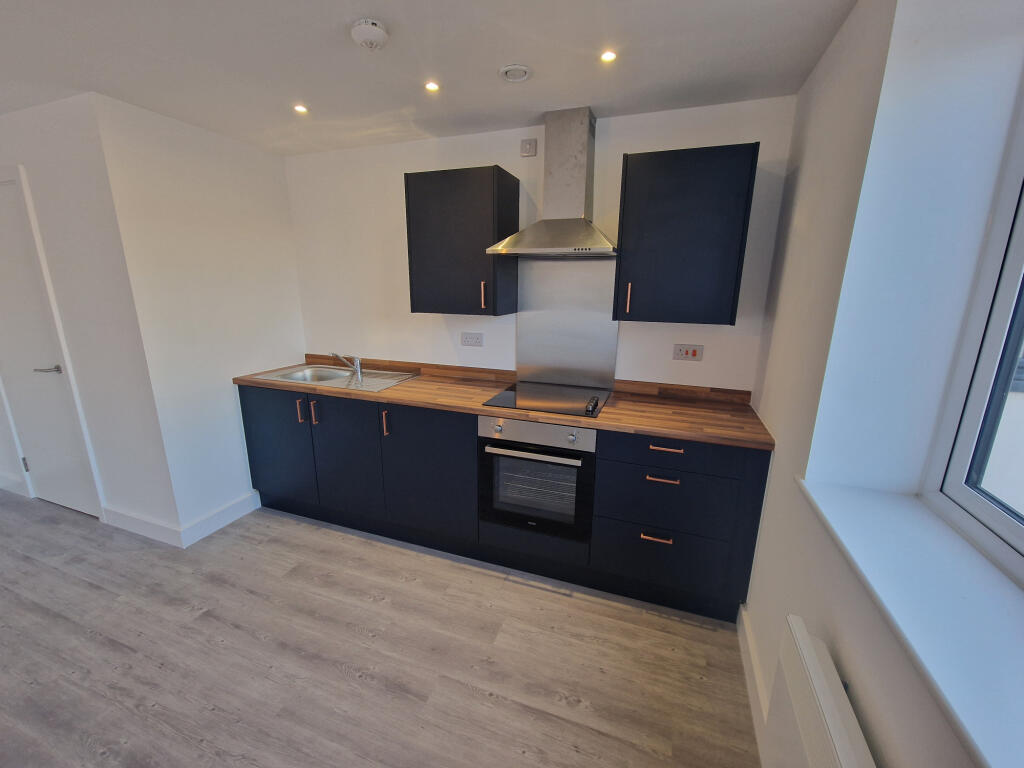 Additional image 5 of Bingley Rd, Bradford, West Yorkshire, BD9