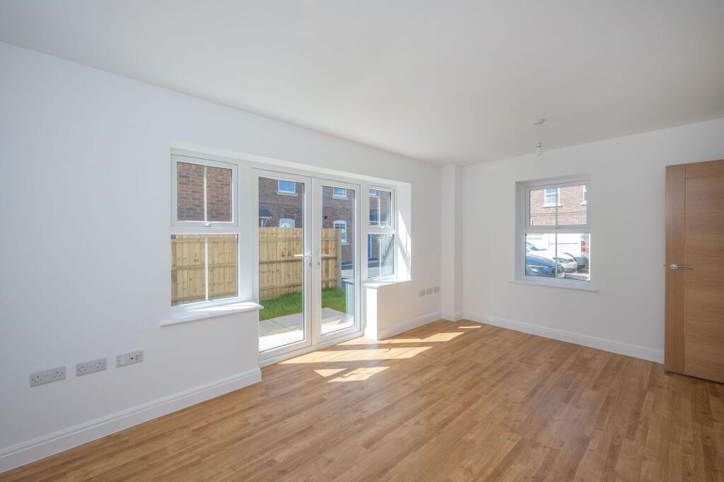 Additional image 10 of Clarendon Road, Christchurch, BH23