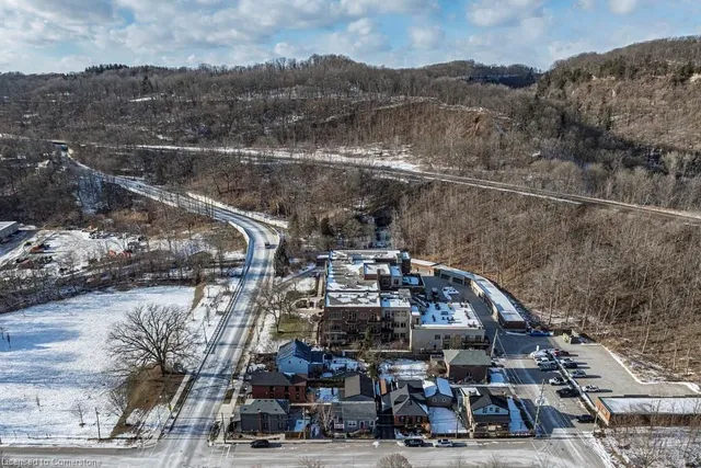 Additional image 50 of 2 Bond St