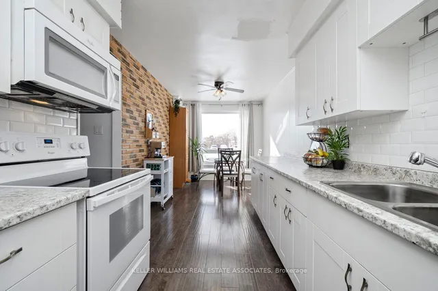 Additional image 12 of 44 Village Crt Unit 22