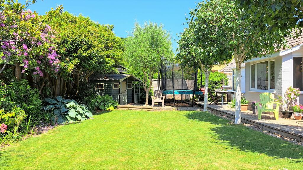 Additional image 17 of Appletree Close, New Milton