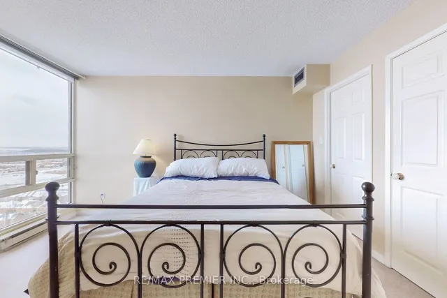 Additional image 7 of 45 Kingsbridge Garden Circ Unit 2101