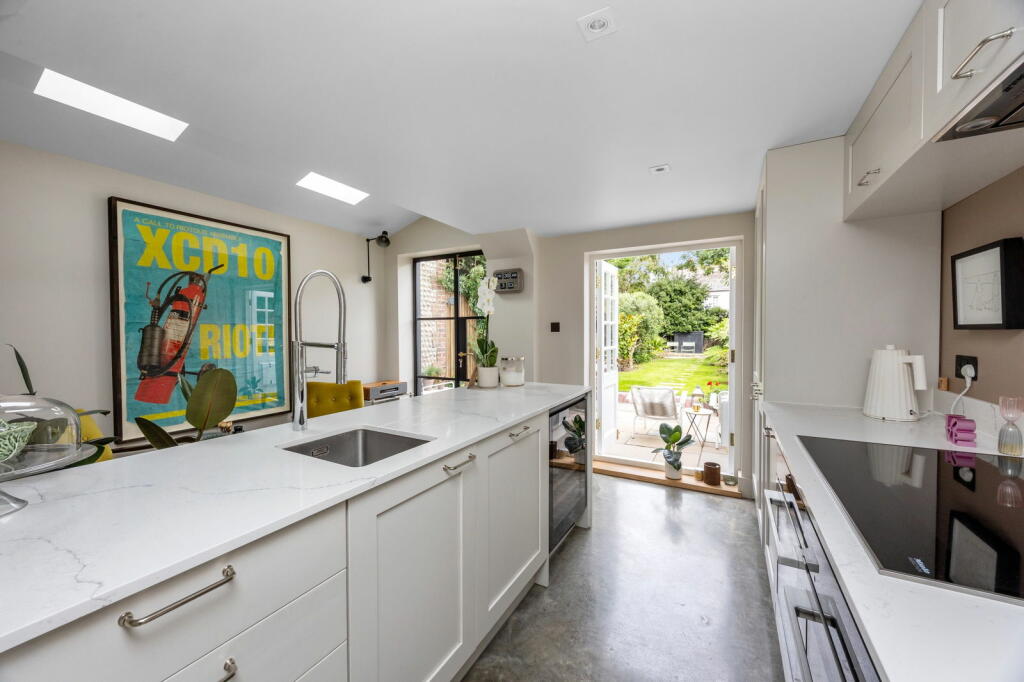 Additional image 4 of Warwick Place, Worthing, BN11 3EU