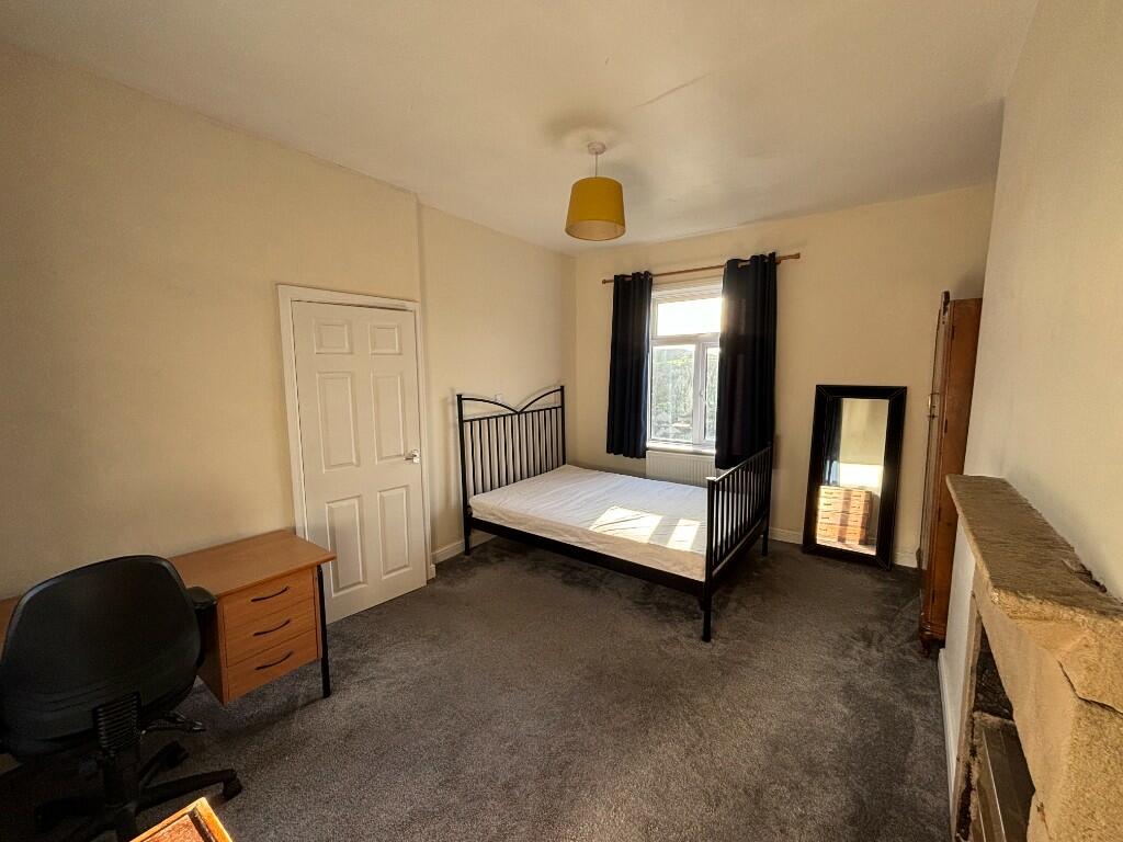 Additional image 6 of Moor Edge, BD16